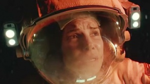 《地心引力》曝光片段 桑德拉无力漂浮绝望求救
