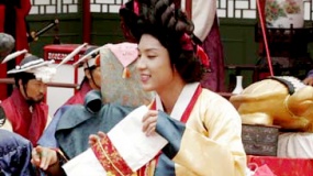 《王的男人》片段 李准基扮嫔妃跳舞魅惑皇帝