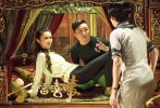 星級(jí)月嫂吳君如做場(chǎng)外指導(dǎo)。