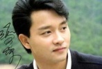 張國(guó)榮扮女人真是給人惟妙惟肖的感覺(jué)，重要的是女人那種淡淡的憂郁和哀艷的神態(tài)拿捏的非常到位。絲毫不做作刻意，那種美女的媚態(tài)仿佛是骨子里透射出來(lái)的。