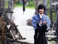 《浪客剑心》曝花絮照 佐藤健挥刀厮杀藤原龙也