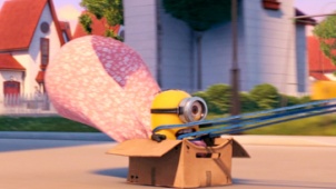 《神偷奶爸2》萌趣片段 小黄人版“速度与激情”