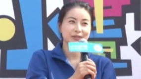 郭晶晶首當(dāng)媽媽秀幸福 教兒子春節(jié)如何討紅包