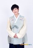 林时完着韩服拜年 银幕处女作《辩护人》票房佳