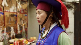 韓片《萬神》曝光預(yù)告 文素利演繹法力最強(qiáng)女巫