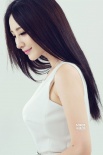柳巖白衣黑發(fā)“褲”勁足 玩轉(zhuǎn)小清新展淑女笑容