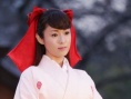 深田恭子腳踩白馬為新片祈愿 矢口否認(rèn)新戀情