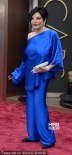 丽莎·明尼里绸缎蓝衣显丝滑 配挑染蓝发相呼应