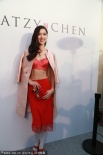 李湘烈焰紅唇攜夫亮相時(shí)裝周 中外超模拼蠻腰