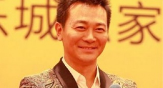 《石敢當》吳樾突破自我 模仿成龍?zhí)魬?zhàn)七大功夫片