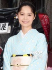 宫崎葵身穿淡雅和服宣传 牵手樱井翔亮相樱花毯