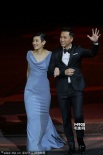 最佳男演员名单揭晓 吴君如手牵甄子丹微笑颁奖