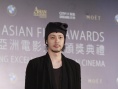 小田切讓怪異裝登紅毯搶鏡 獲最佳男配角提名