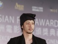 小田切讓怪異裝登紅毯搶鏡 獲最佳男配角提名