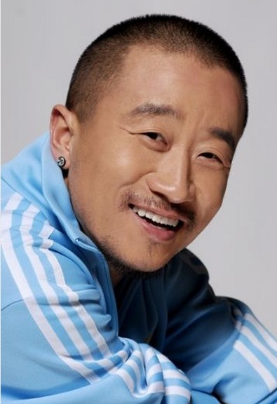 潮流电影资讯_李彧为避父子pk 导演最初的作《流亡来件》或缓期