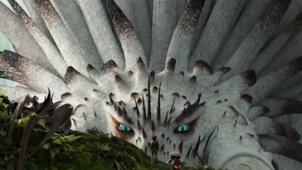 《驯龙高手2》中文预告 巨型白龙口吐白冰显神威