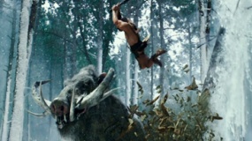 “宙斯之子”中文宣传片 “岩石”强森缠斗森林野猪