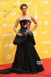 女演員羅瑞·佩絲特亮相紅毯 荷葉裙玩轉中國風