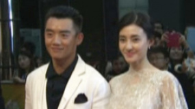 《前任攻略》主创亮相 王丽坤长裙优雅郑恺挽手护花