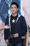周冬雨長裙亮相嫵媚動(dòng)人 高曉松、老狼基情四射