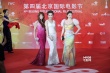 好莱坞女星登台亮相引惊呼 红毯比美目不暇接