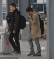 文章現(xiàn)身機(jī)場狂抽煙 “上海女婿”住酒店不回家