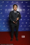 《素媛》李甄獲最佳女配角 制片人代領(lǐng)親吻獎杯