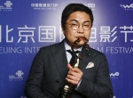 《素媛》李甄獲最佳女配角 制片人代領(lǐng)親吻獎杯