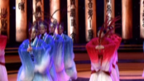 舞蹈《启程》助阵颁奖典礼 红蓝相间展古典中国风