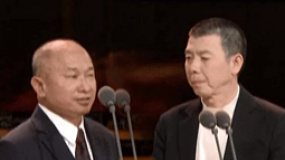 吴宇森、冯小刚登台颁奖 《寻子记》斩获最佳影片