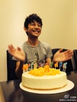 谢娜张杰为何炅庆祝40岁生日 网友赞其永远20岁