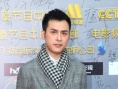 男星范植偉助陣電影百合獎 戴格子圍巾英俊帥氣