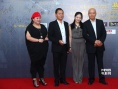 《钞票飞》剧组亮相红毯 监制人高军沉稳低调
