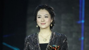 优秀女演员奖老牌新人并获 沈傲君激动德姬感恩