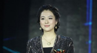優(yōu)秀女演員獎老牌新人并獲 沈傲君激動德姬感恩