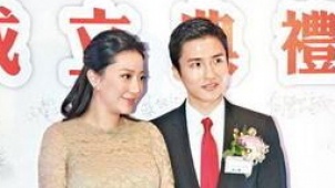 甄子丹豪门小姨子汪圆圆孕后首现 怀女儿身材升级