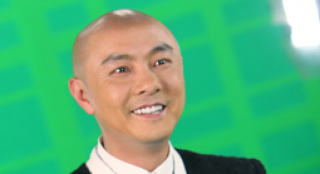 張衛(wèi)健變身星主播上演黑白配 《疼愛》獻妻表愛意