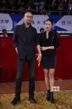 管虎梁靜夫婦甜蜜現(xiàn)身 默契黑色情侶裝十指緊扣