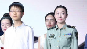 扶持青年优秀电影剧作计划 入围学生代表获证书