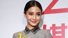 Baby否认与黄晓明年底结婚 摘大影节最受欢迎女演员