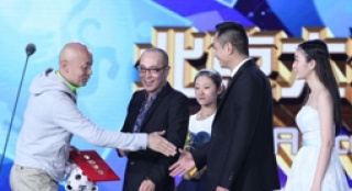 《狗十三》斩获最佳影片 关注学生题材实至名归