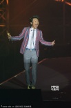 白百何演唱会献吻“突袭”羽凡 力破离婚传闻