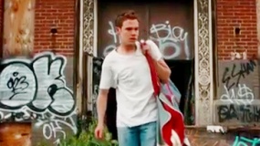 《迷河》先導(dǎo)預(yù)告片 高斯林導(dǎo)演處女作入圍戛納