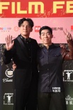 《绣春刀》剧组主创登台 男星张震卷发造型独特