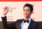 除了韓國女星外，還有Rain、宋承憲等長腿歐巴前來助陣，讓在場粉絲喊破了嗓子。其實除了韓星外，像老牌歐巴休?格蘭特、國產(chǎn)歐巴姜文、謝霆鋒、馮紹峰、竇驍、鐘漢良、鄭元暢等也都紛紛帥氣登場。
