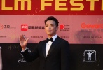 除了韓國女星外，還有Rain、宋承憲等長腿歐巴前來助陣，讓在場粉絲喊破了嗓子。其實除了韓星外，像老牌歐巴休?格蘭特、國產(chǎn)歐巴姜文、謝霆鋒、馮紹峰、竇驍、鐘漢良、鄭元暢等也都紛紛帥氣登場。