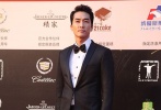 除了韓國女星外，還有Rain、宋承憲等長腿歐巴前來助陣，讓在場粉絲喊破了嗓子。其實除了韓星外，像老牌歐巴休?格蘭特、國產(chǎn)歐巴姜文、謝霆鋒、馮紹峰、竇驍、鐘漢良、鄭元暢等也都紛紛帥氣登場。