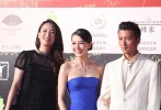 除了韓國女星外，還有Rain、宋承憲等長腿歐巴前來助陣，讓在場粉絲喊破了嗓子。其實除了韓星外，像老牌歐巴休?格蘭特、國產(chǎn)歐巴姜文、謝霆鋒、馮紹峰、竇驍、鐘漢良、鄭元暢等也都紛紛帥氣登場。