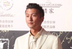 除了韓國女星外，還有Rain、宋承憲等長腿歐巴前來助陣，讓在場粉絲喊破了嗓子。其實除了韓星外，像老牌歐巴休?格蘭特、國產(chǎn)歐巴姜文、謝霆鋒、馮紹峰、竇驍、鐘漢良、鄭元暢等也都紛紛帥氣登場。