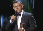 姜文获华语杰出贡献奖 和夏雨幽默互动贫嘴逗趣